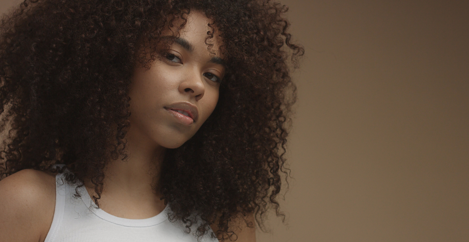 ¿Aceite caliente en el cabello? Lo que nos cuenta una mujer de su cabello rizado [ Entrevista ] - PYT | Resaltamos Tu Belleza a través De Tu Cabello
