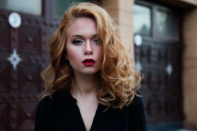 FANÁTICAS DE LAS ONDAS - PYT | Resaltamos Tu Belleza a través De Tu Cabello