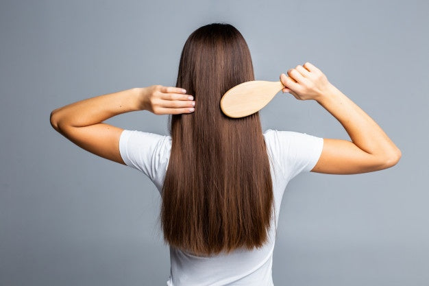 Cepillo de madera, la opción ideal para tu cabello