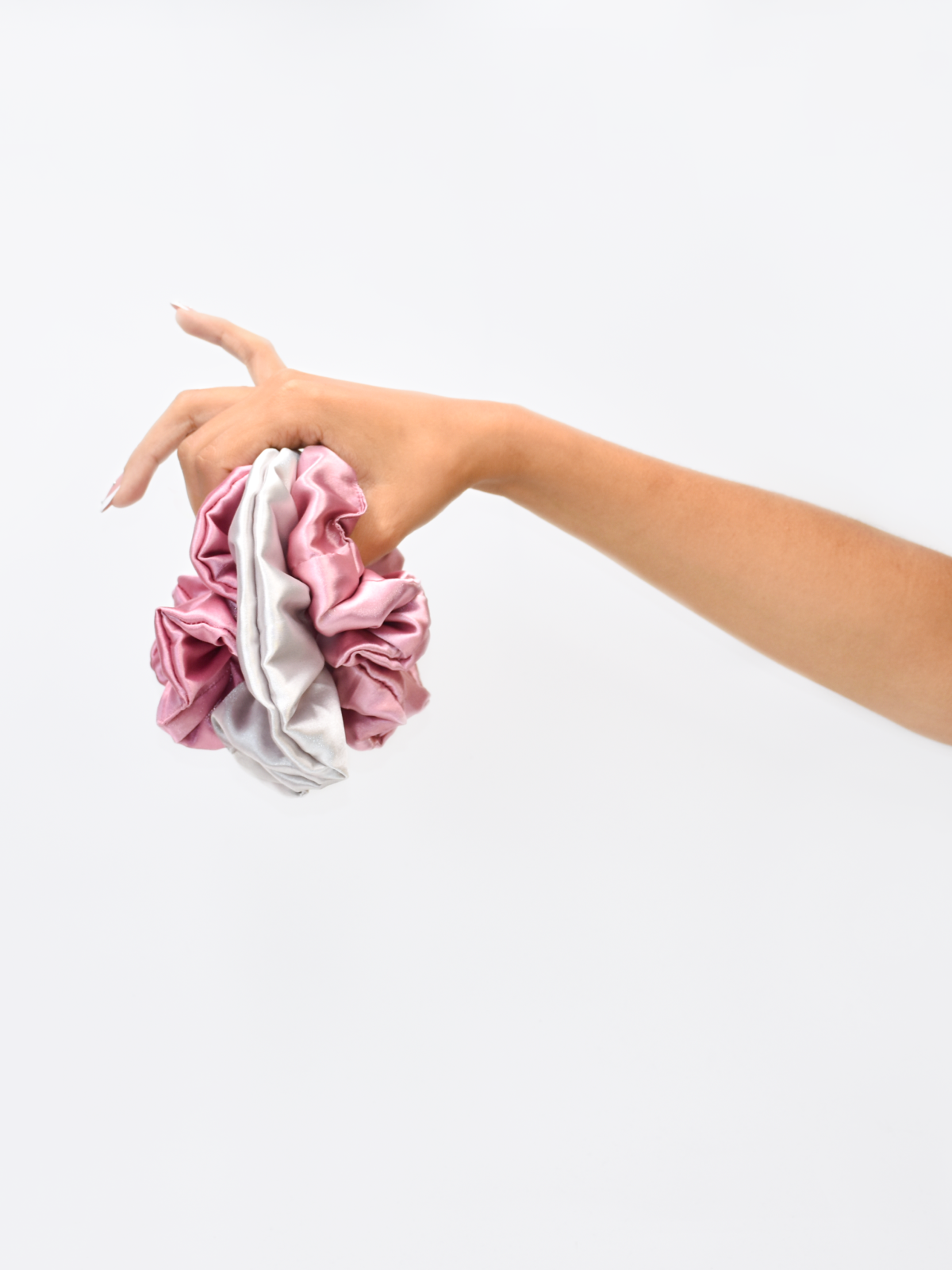 Scrunchie pequeño PYT | Resaltamos Tu Belleza a través De Tu Cabello